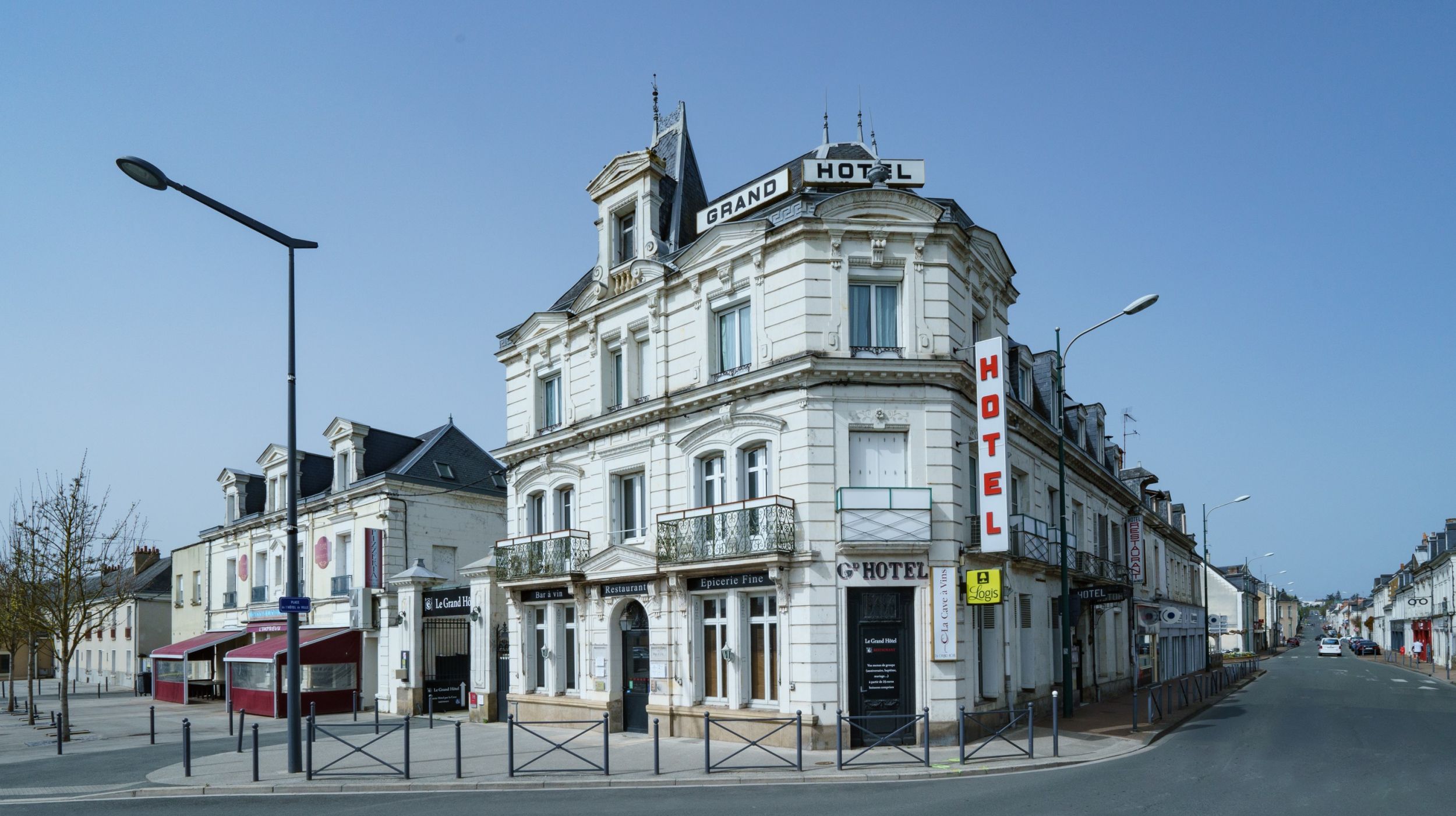 Le Grand Hotel in Château-du-Loir, France